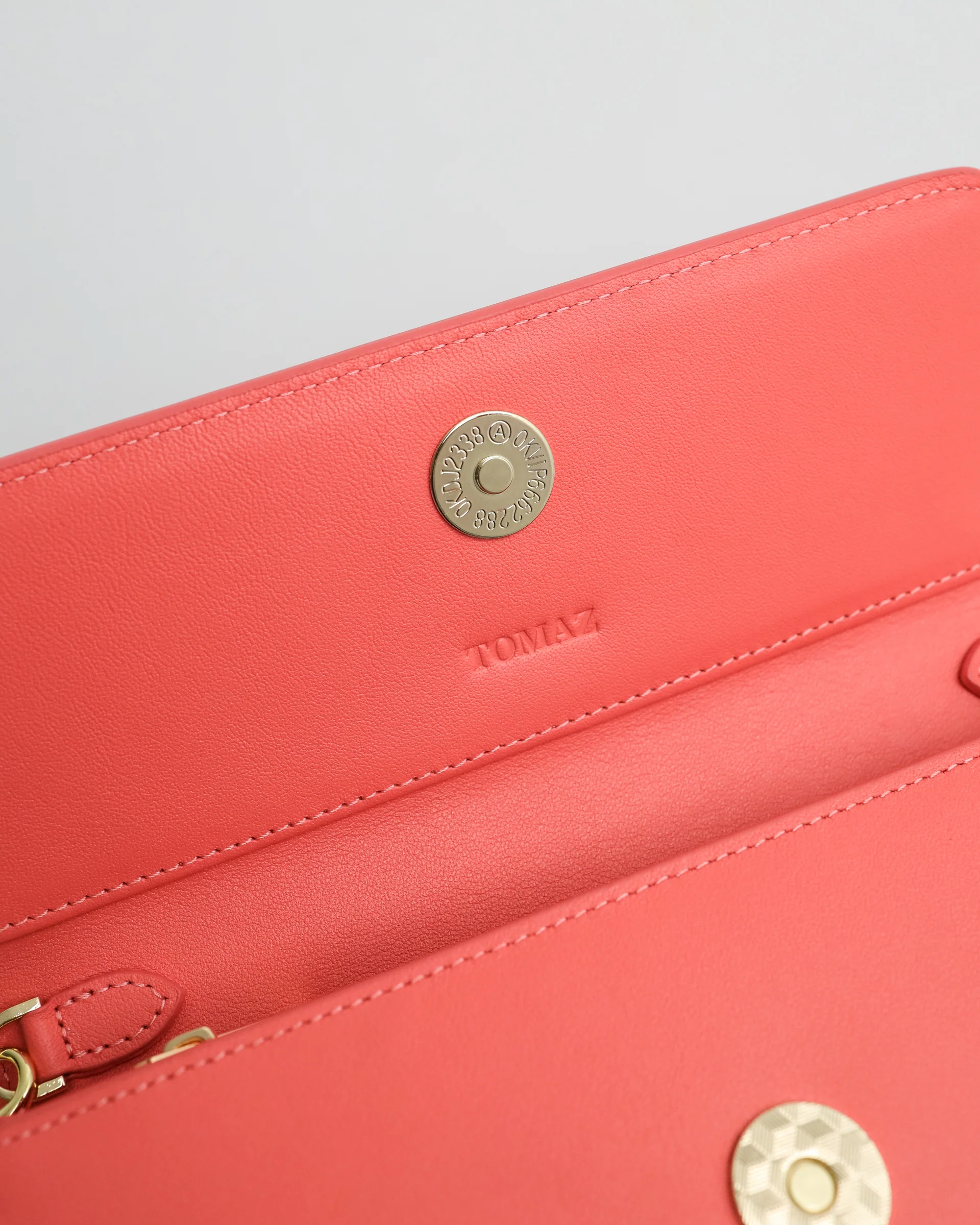 Tomaz BL187 Ladies Sling Bag - Image 3