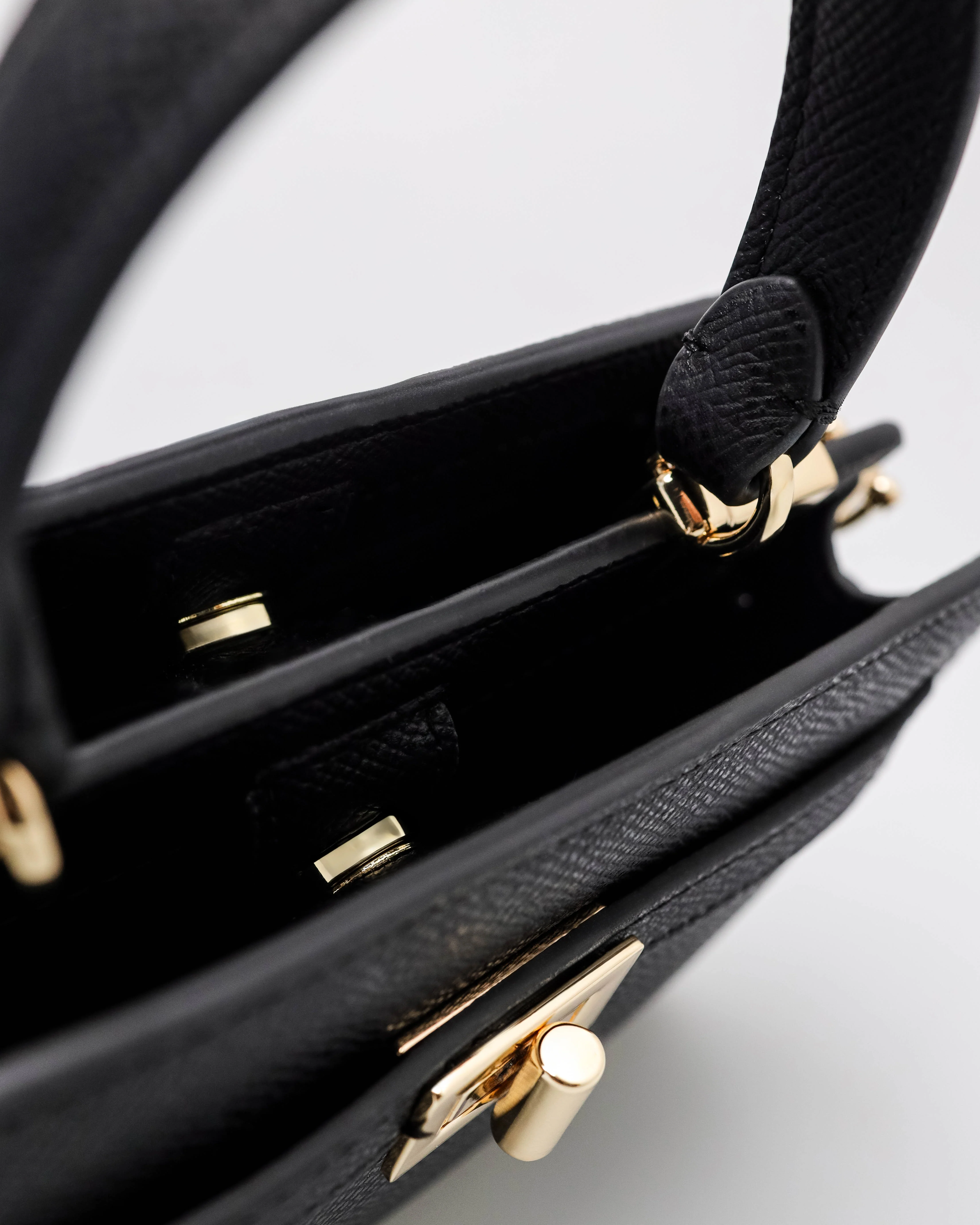 Tomaz BL301 Ladies Crossbody Bag - Image 15
