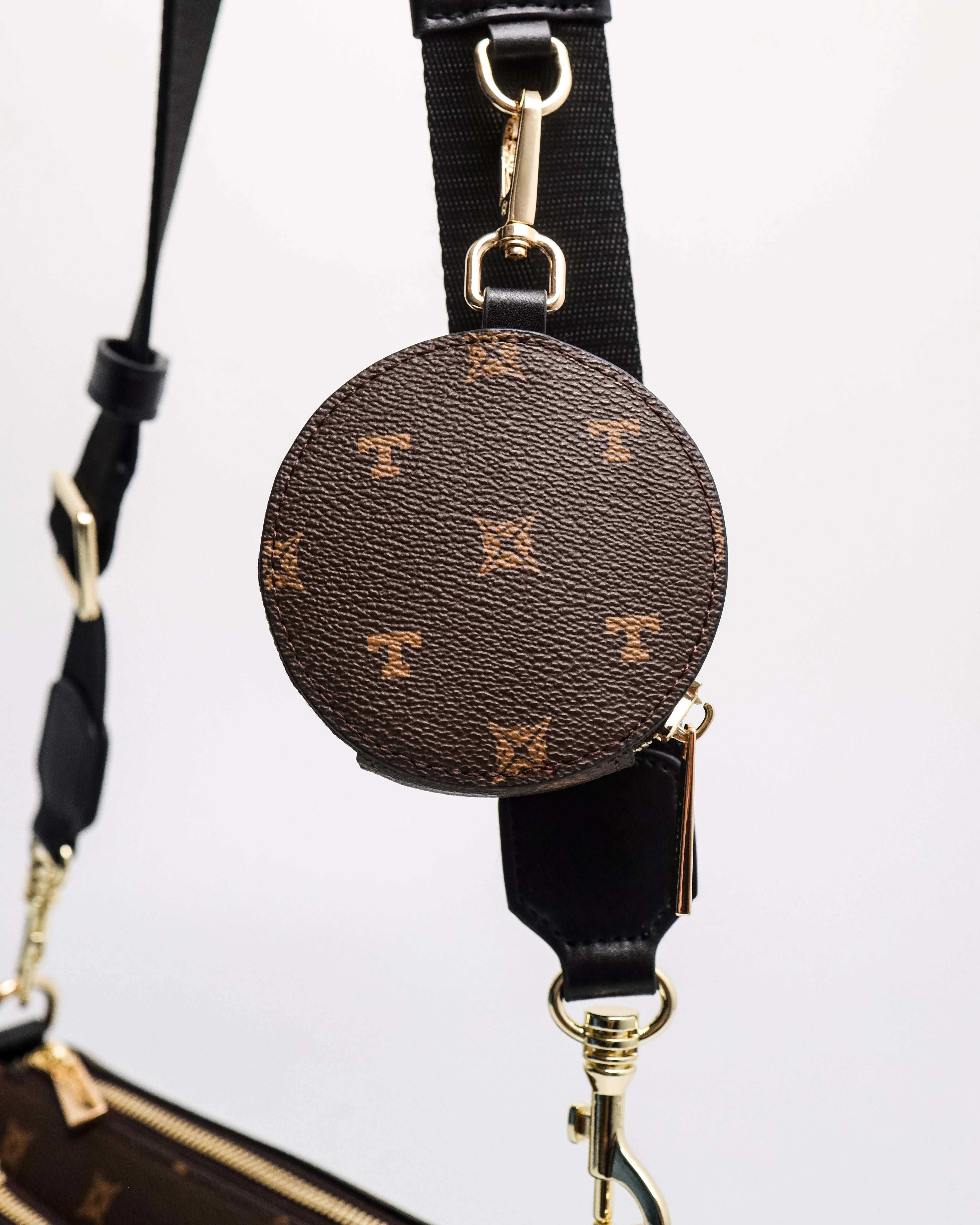 Tomaz BL303 Ladies Monogram Crossbody Bag - Image 9