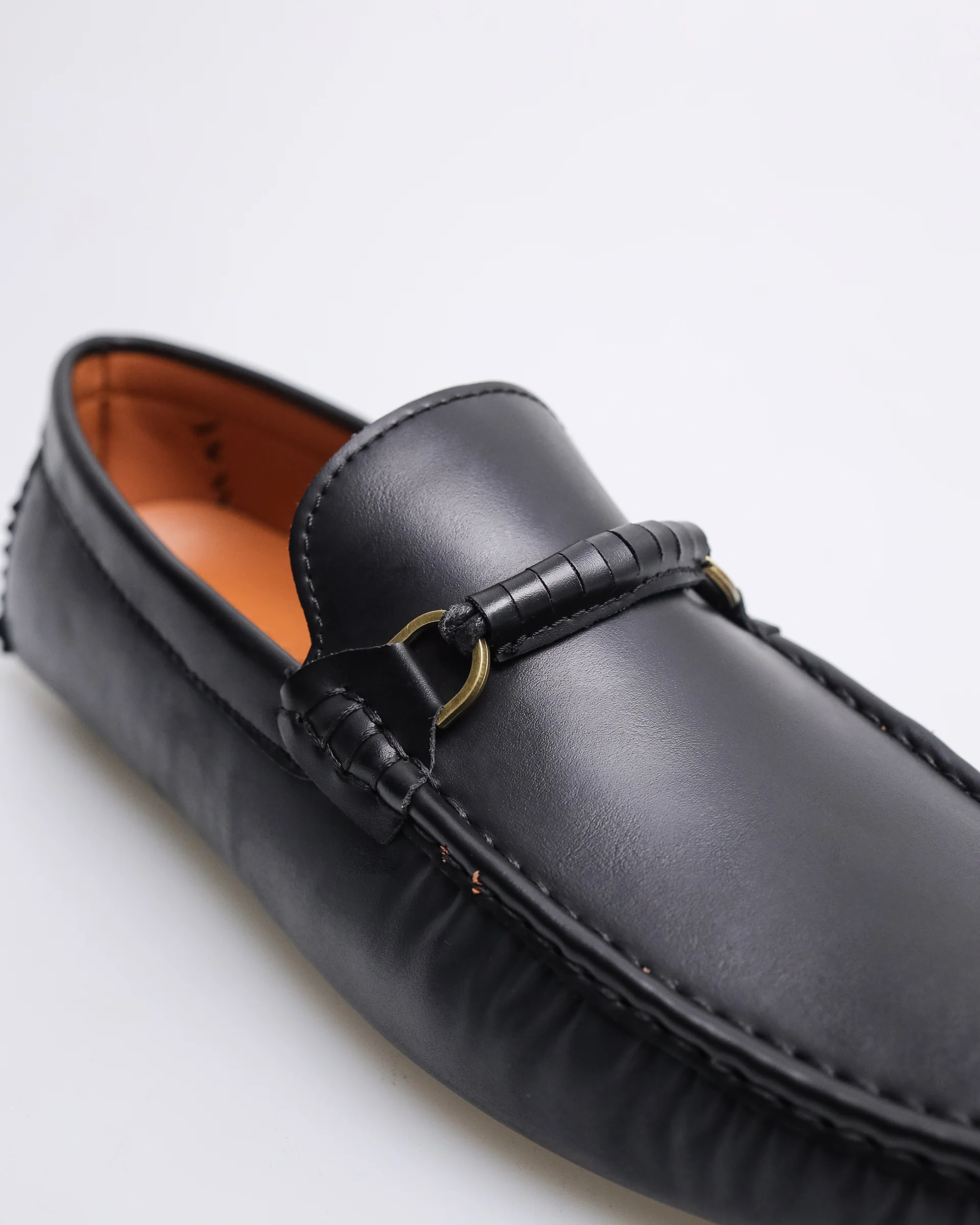 Tomaz C499 Men's Buckle Moccasins - Image 4