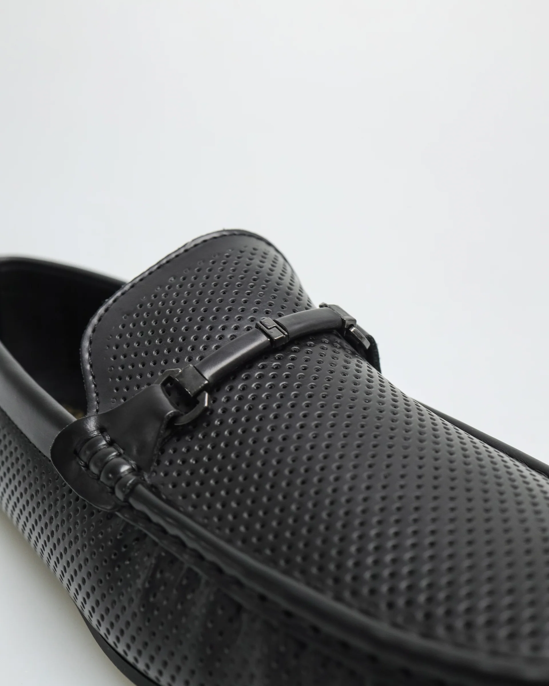 Tomaz C544 Men's Buckle Moccasins - Image 4
