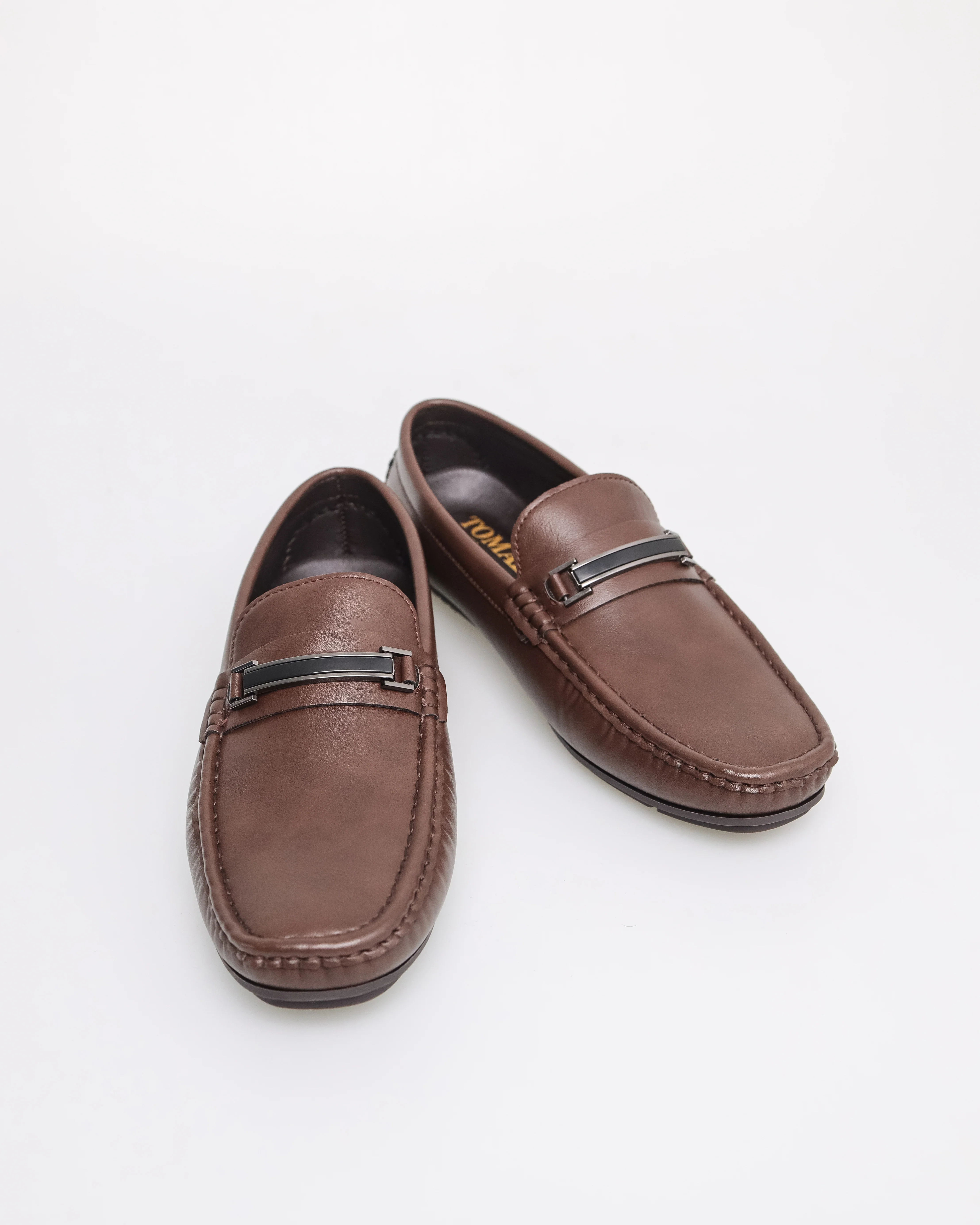 Tomaz C618 Men's Metallic Charm Buckle Moccasins - Image 10