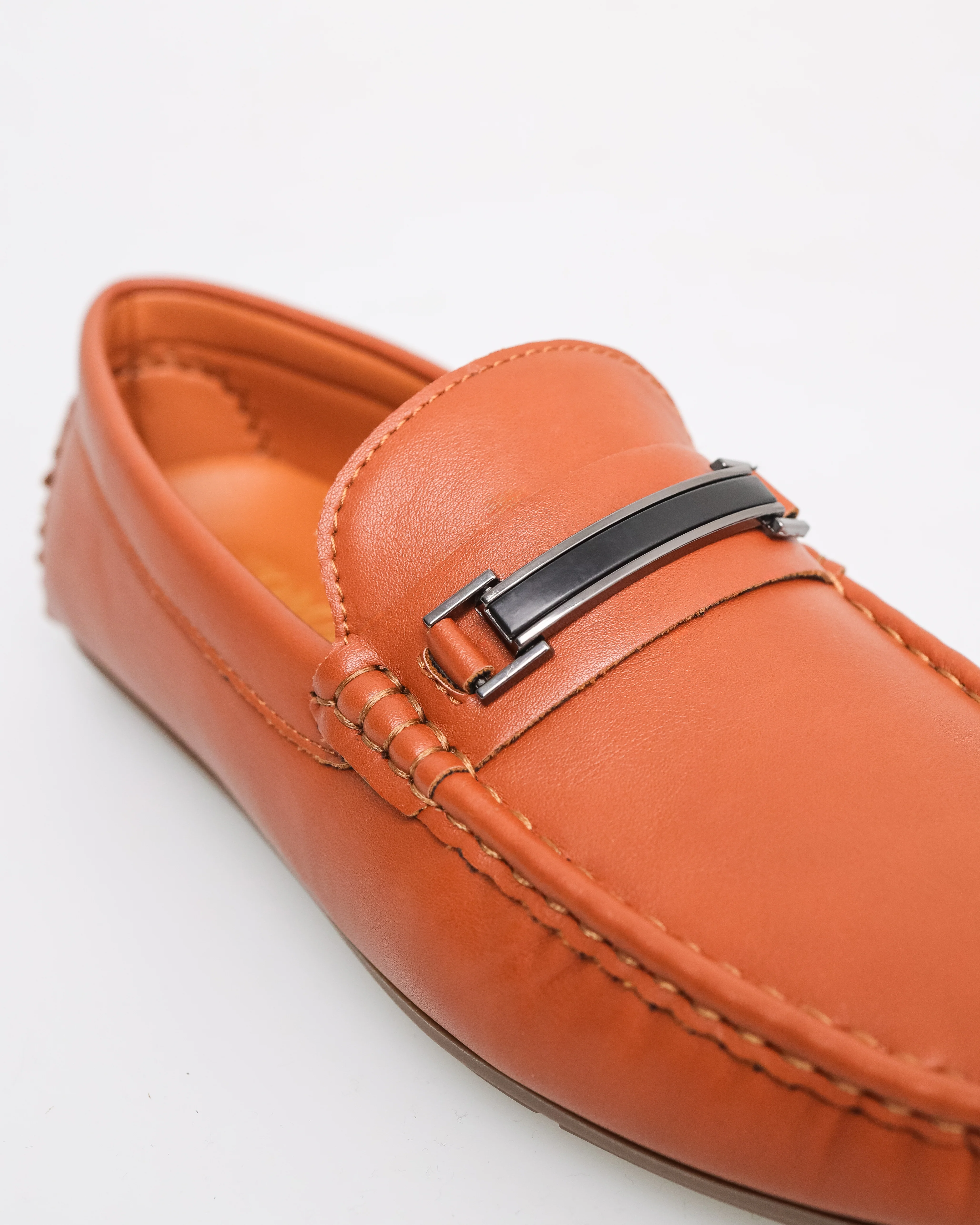 Tomaz C618 Men's Metallic Charm Buckle Moccasins - Image 8