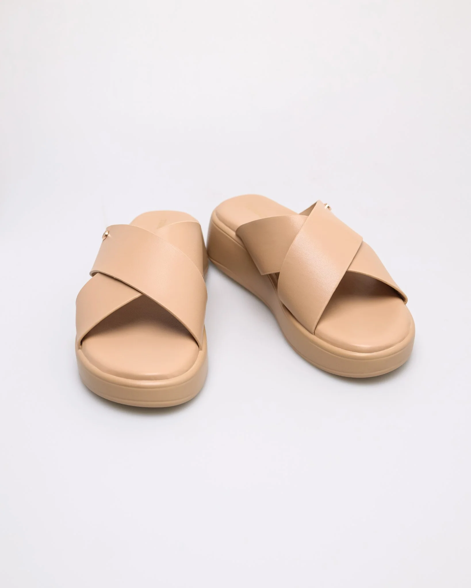 Tomaz FL143 Ladies Mini Button Sandals - Image 6