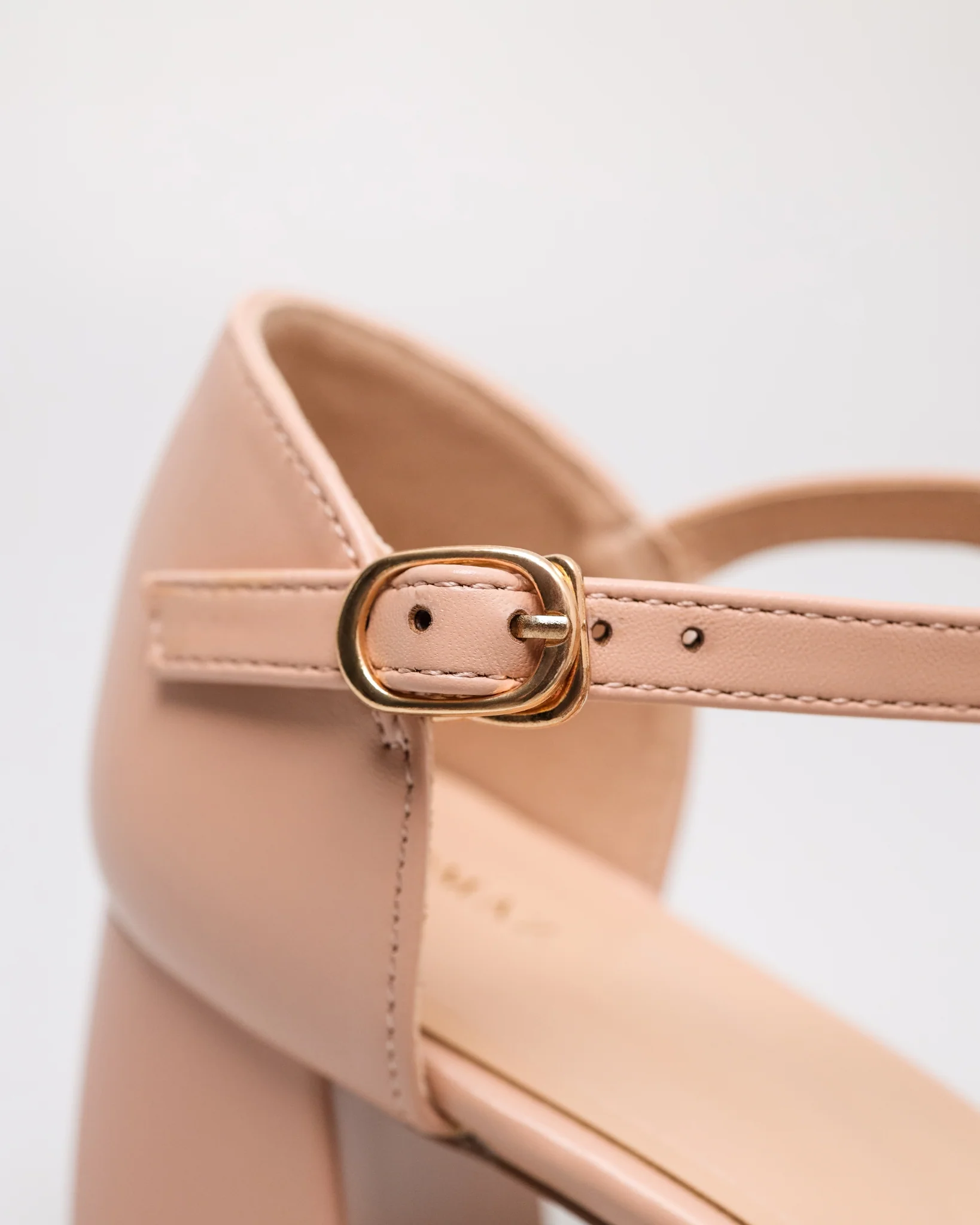 Tomaz NN388 Ladies Classic Ankle Strap Block Heels - Image 4
