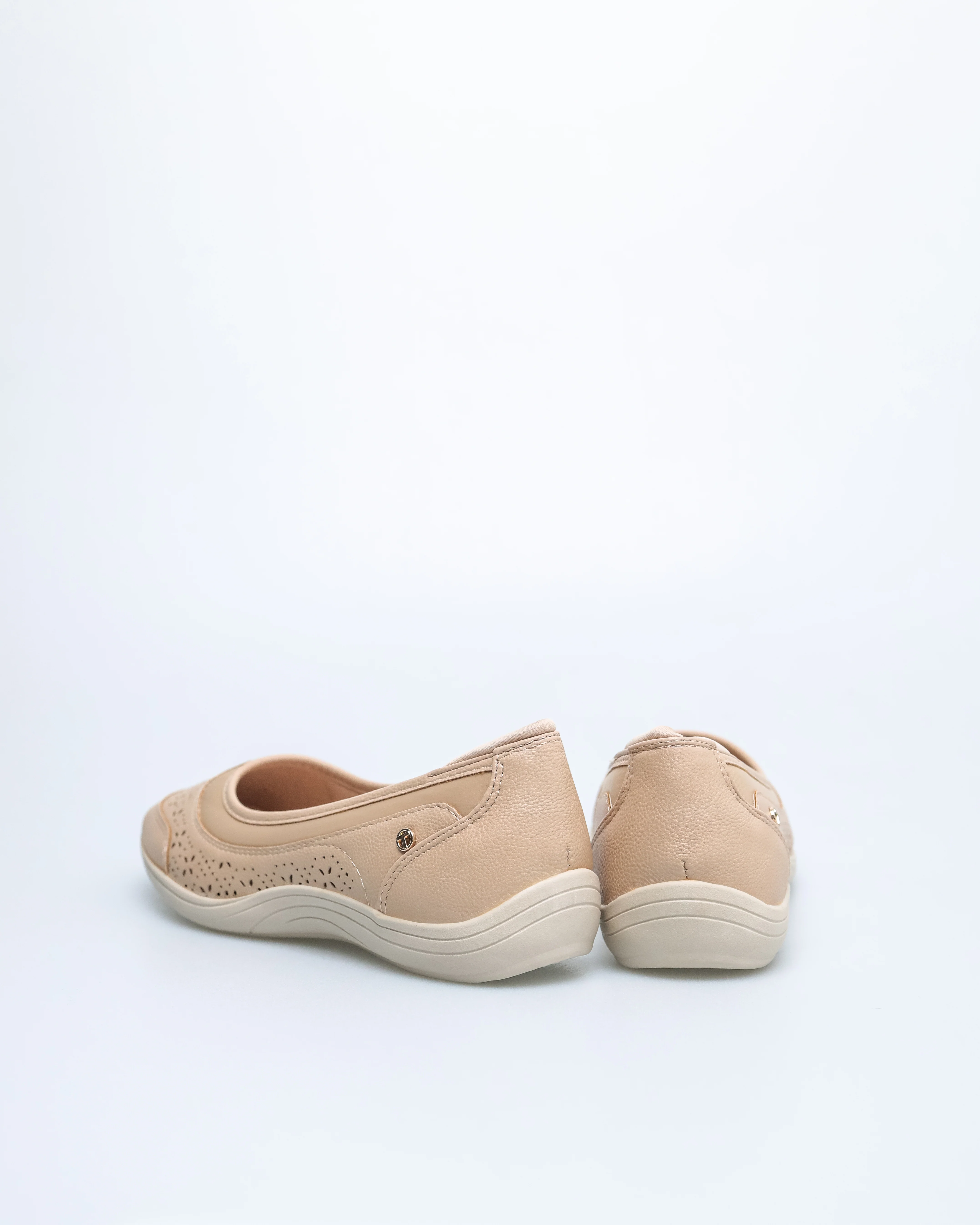 Tomaz NN429 Ladies Floral Perforated Flats - Image 3