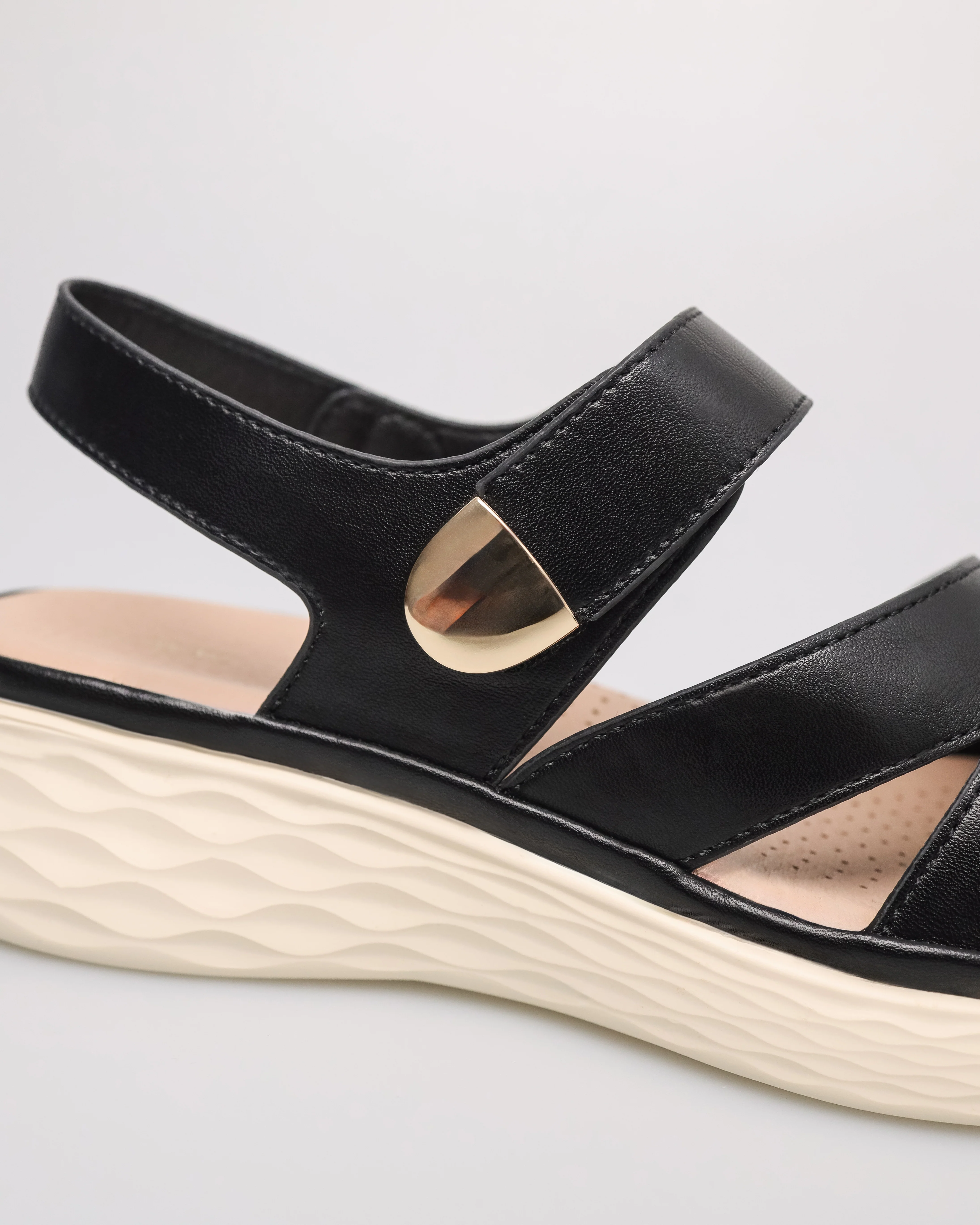 Tomaz NN498 Ladies Crossover Striders Sandals - Image 4