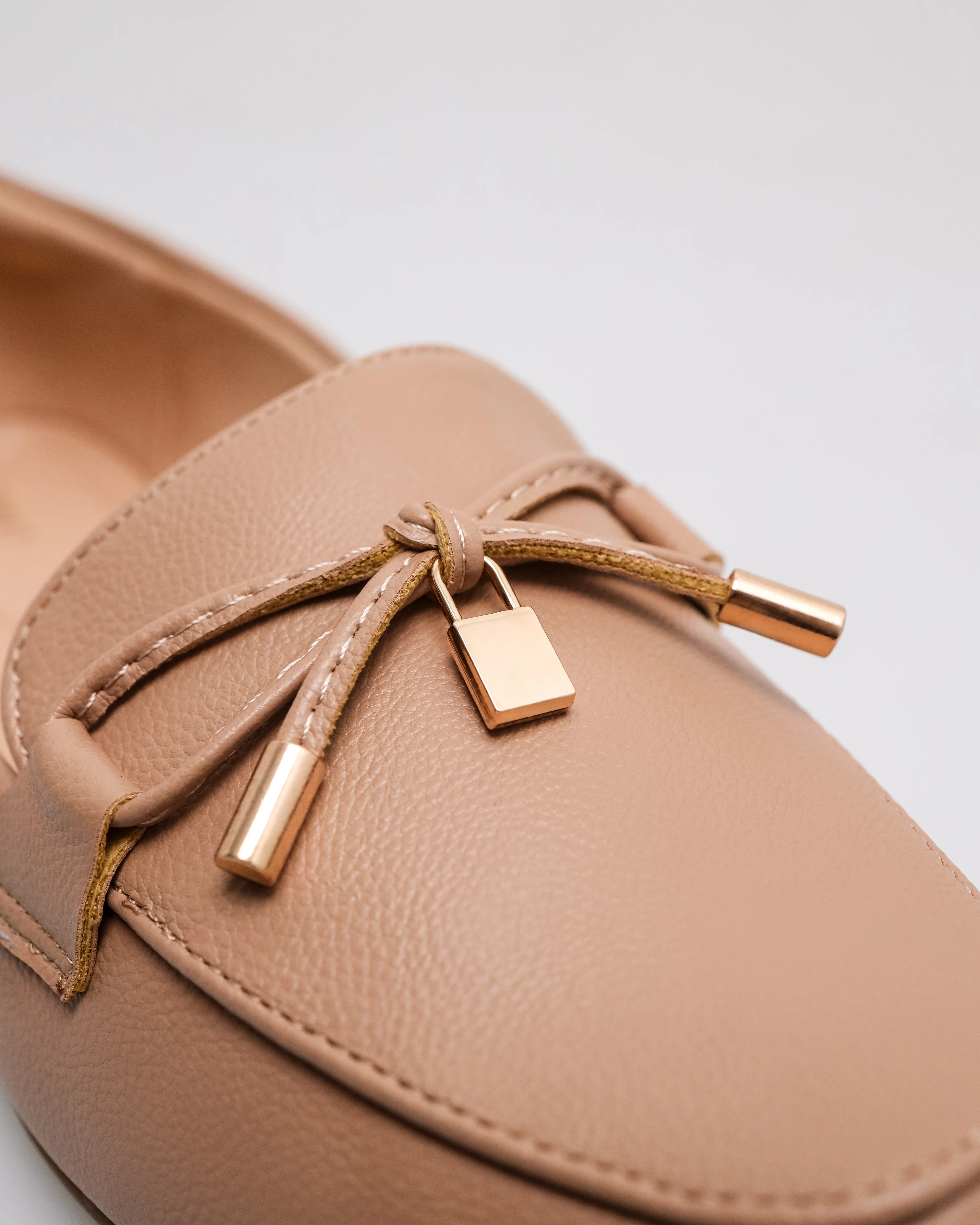 Tomaz NN518 Ladies Tassel Gold Loafers - Image 4