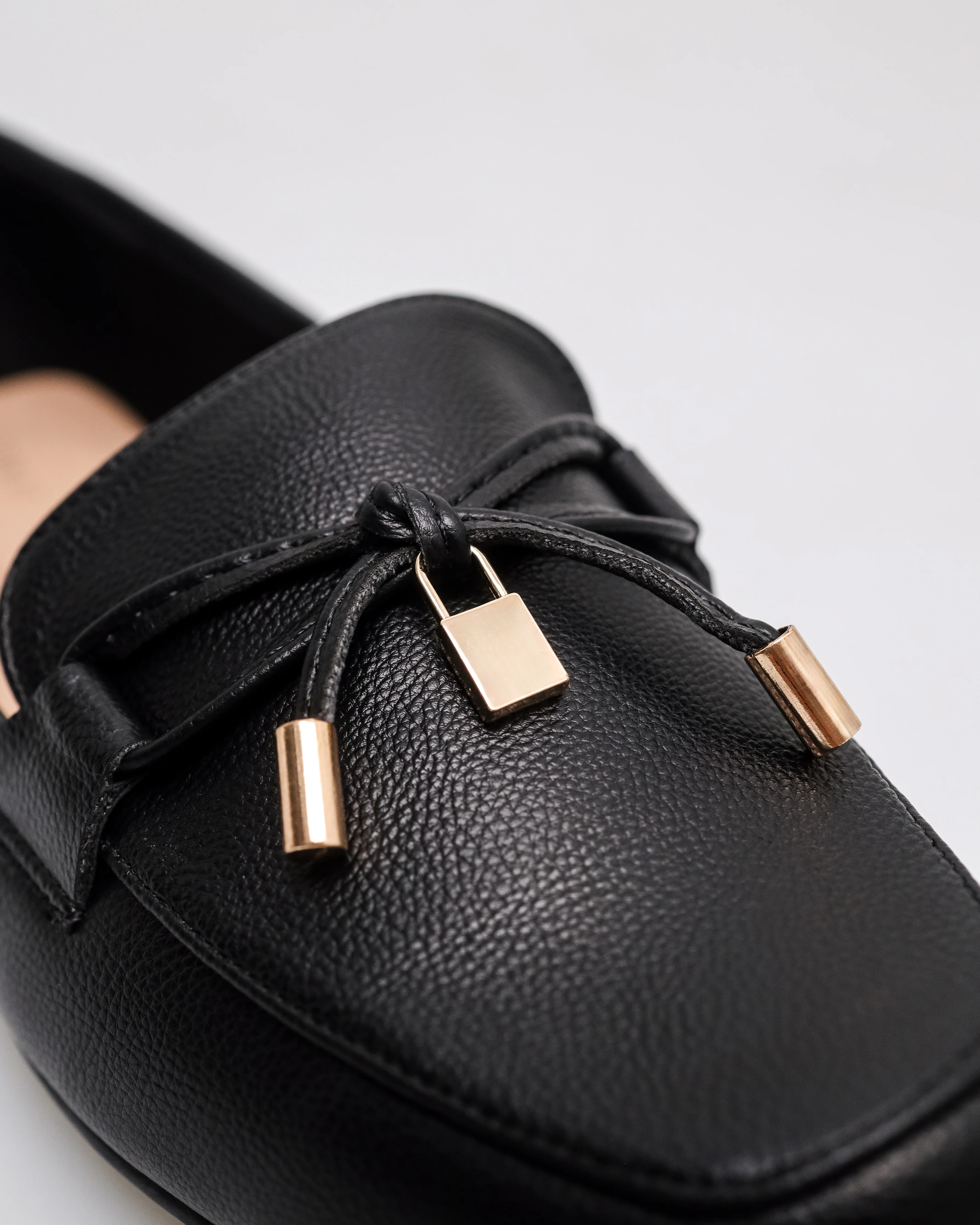 Tomaz NN518 Ladies Tassel Gold Loafers - Image 8