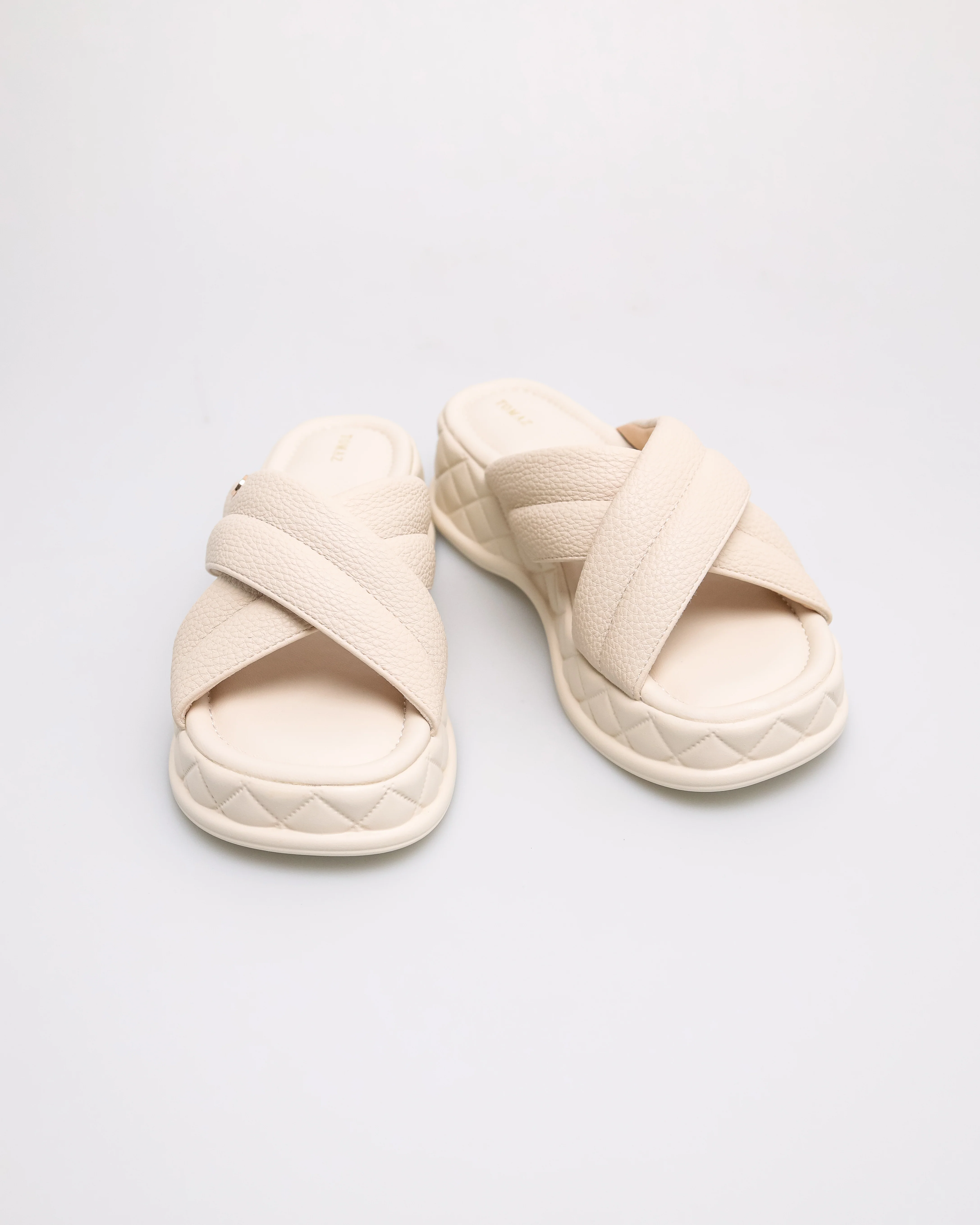 Tomaz NN779 Ladies Cross Mini charm Sandal - Image 2