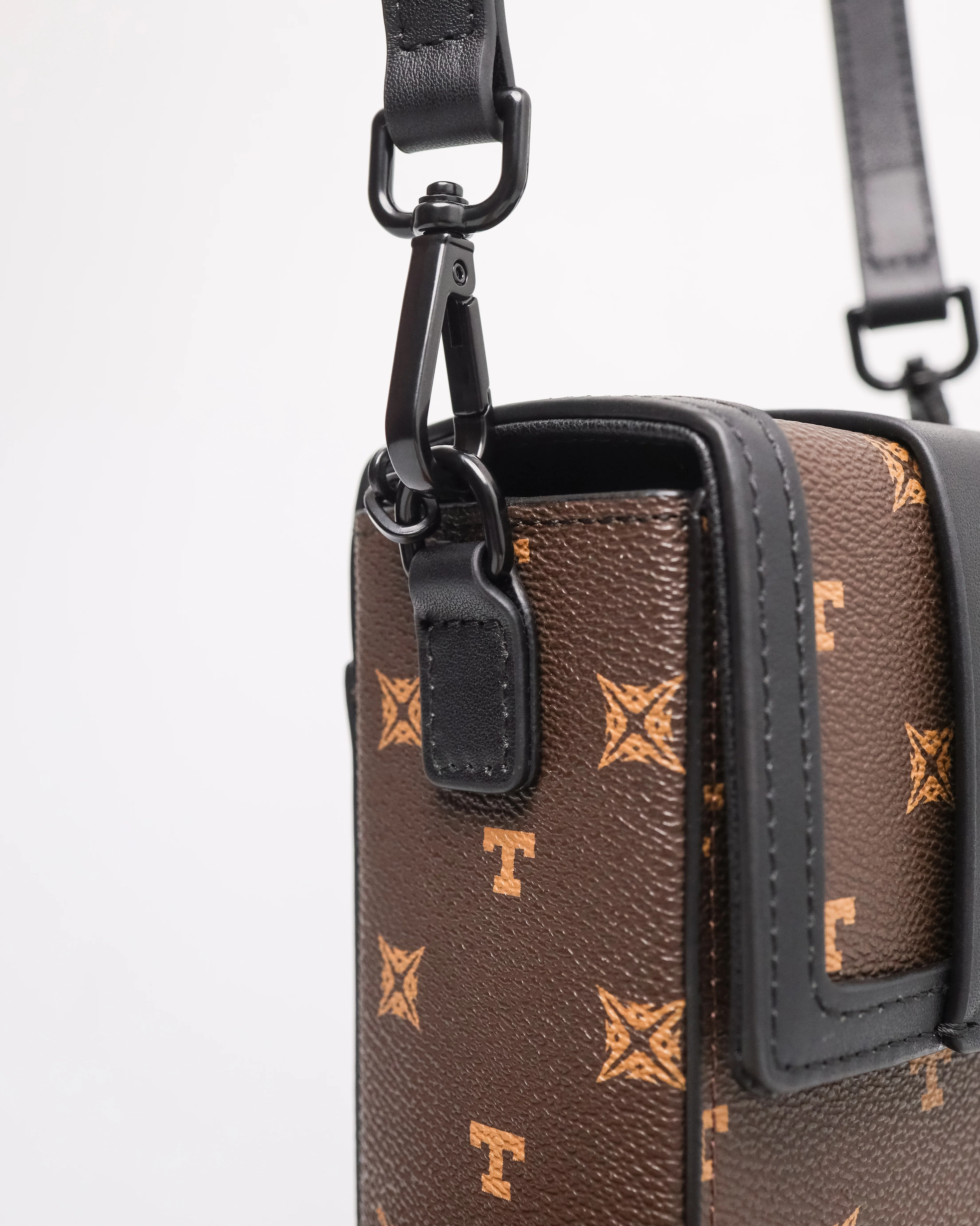 Tomaz NT-TZ434 Men's Monogram Elongated Mini Bag - Image 3