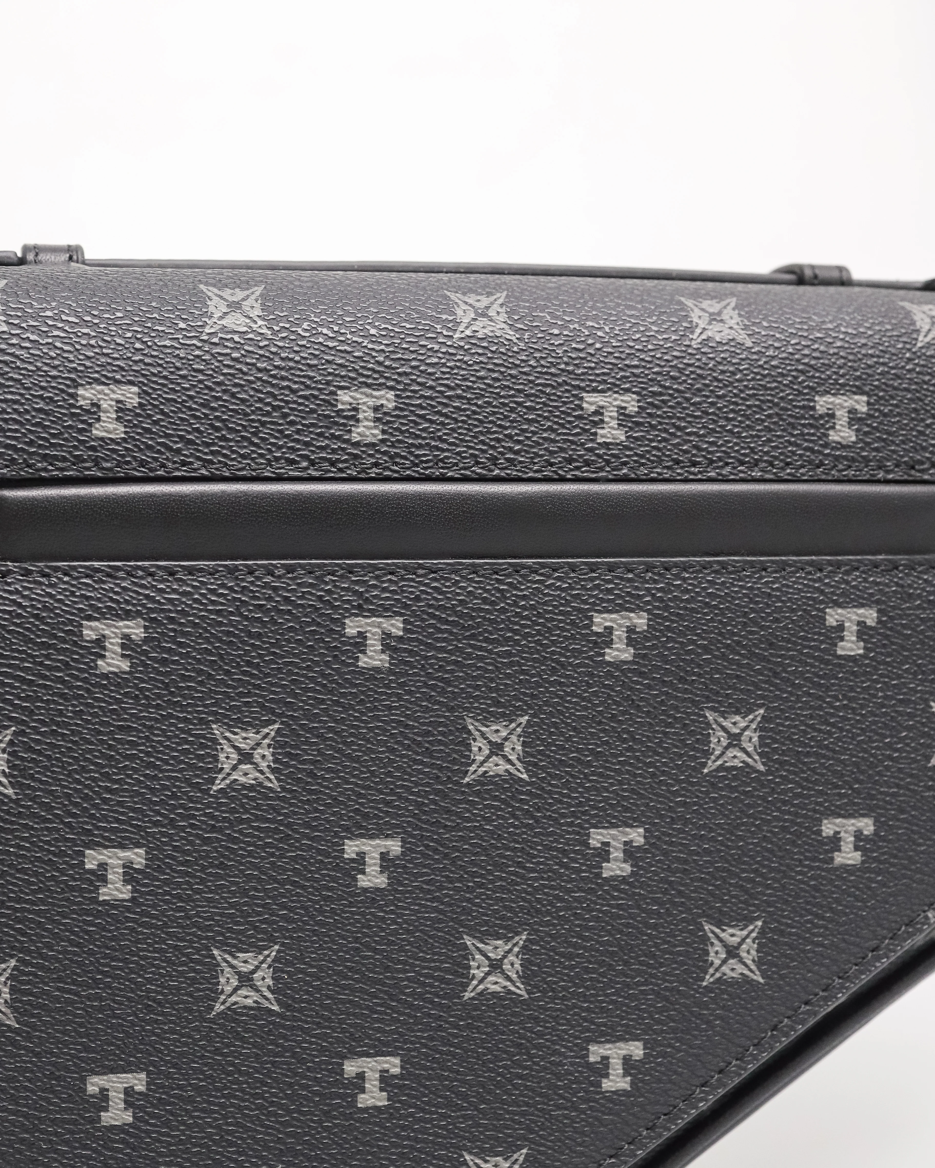 Tomaz NT-TZ436 Men's Monogram Trapeze Elegance Bag - Image 5