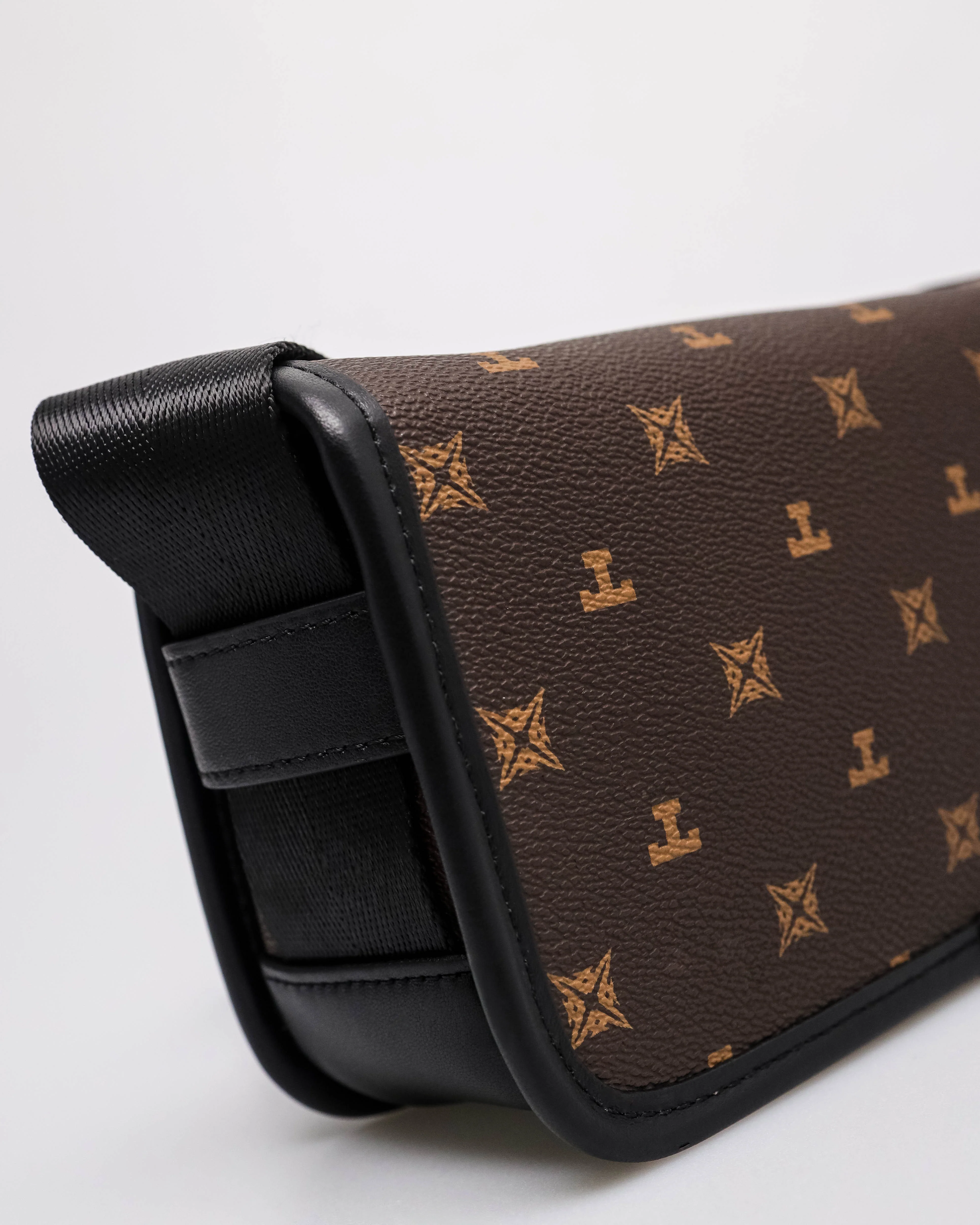 Tomaz NT-TZ461 Men's Monogram Crossbody Bag - Image 10