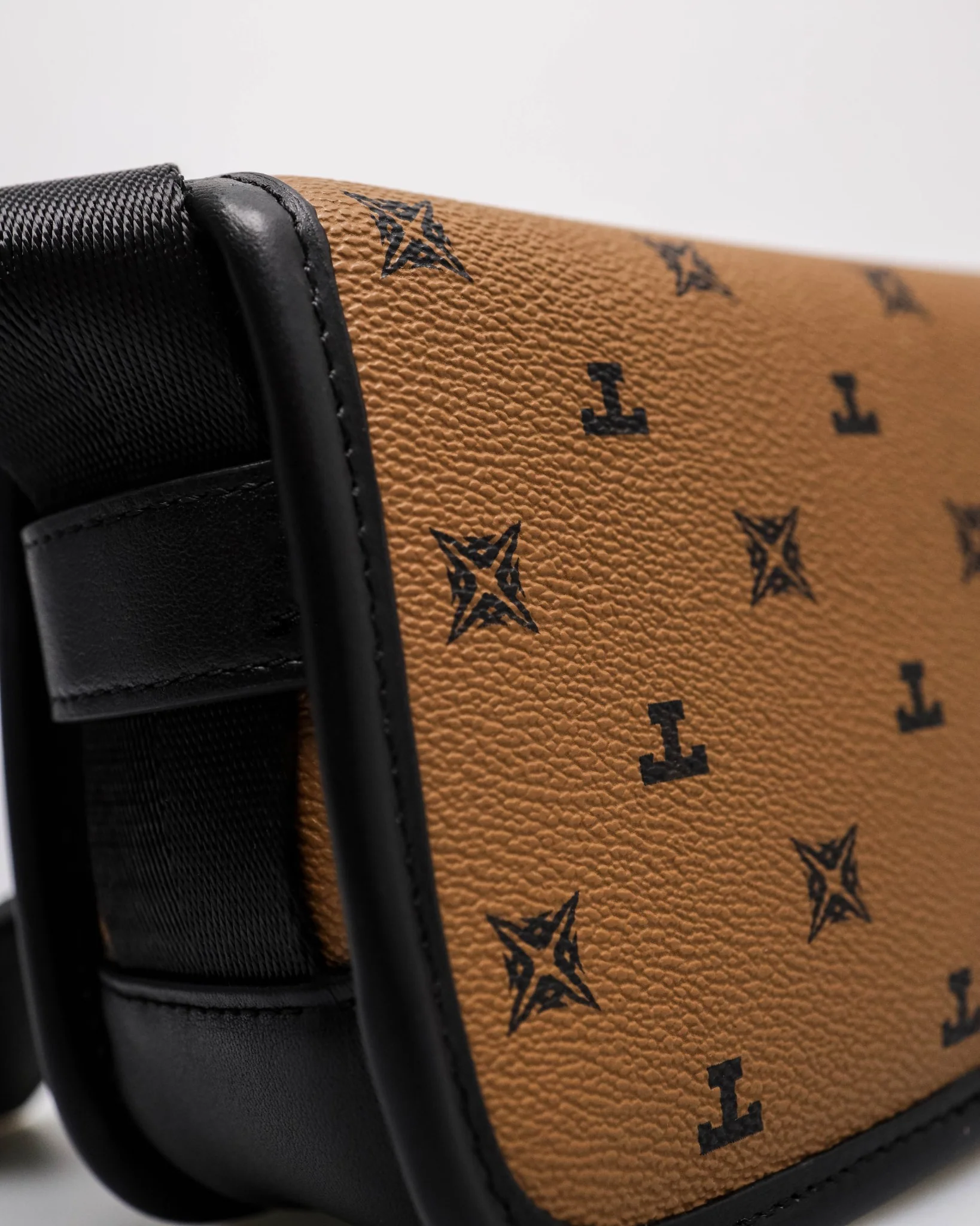 Tomaz NT-TZ461 Men's Monogram Crossbody Bag - Image 2