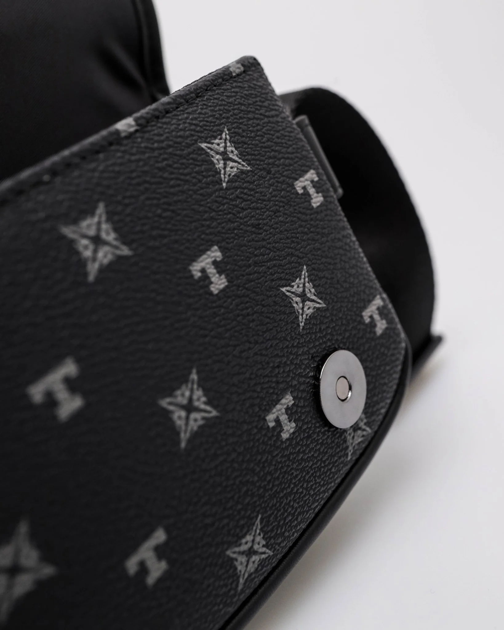 Tomaz NT-TZ461 Men's Monogram Crossbody Bag - Image 7