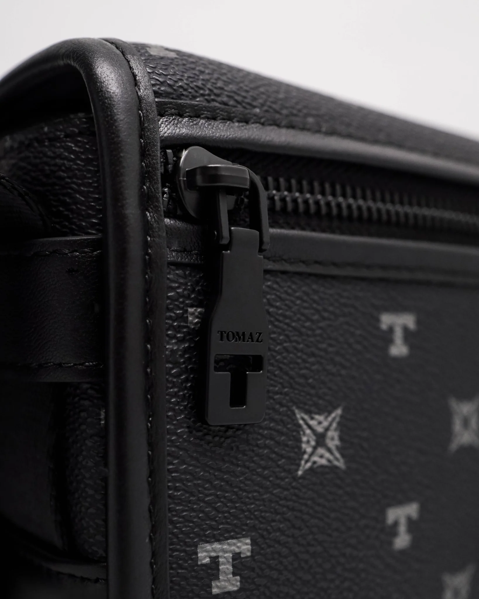 Tomaz NT-TZ461 Men's Monogram Crossbody Bag - Image 8