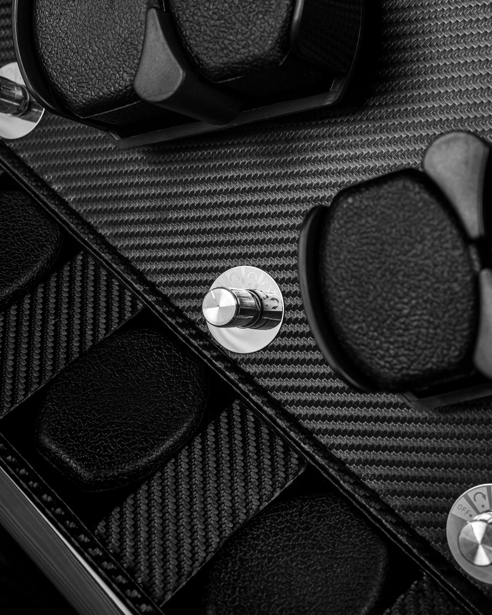 Tomaz TWMD18 Watch Winder 8+6 (Carbon) Black Cushion - Image 5