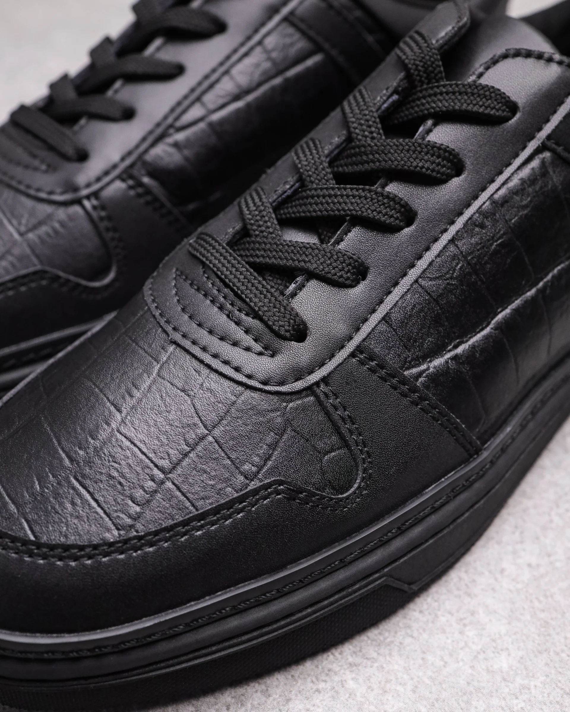 Tomaz TY011 Men's Court Sneakers - Image 2